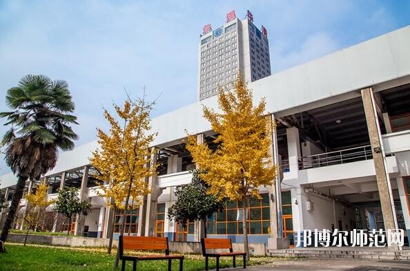 西安建筑科技師范大學華清學院網(wǎng)站網(wǎng)址