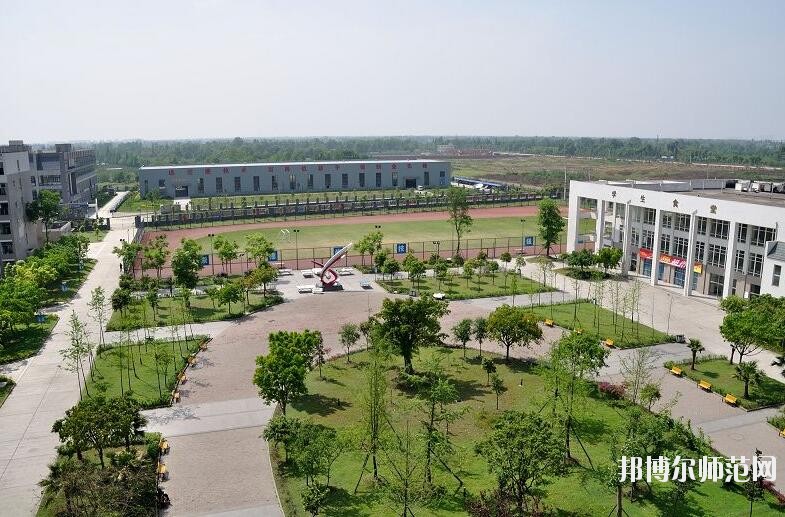 成都電子信息幼兒師范學(xué)校2018年報(bào)名條件、招生對(duì)象