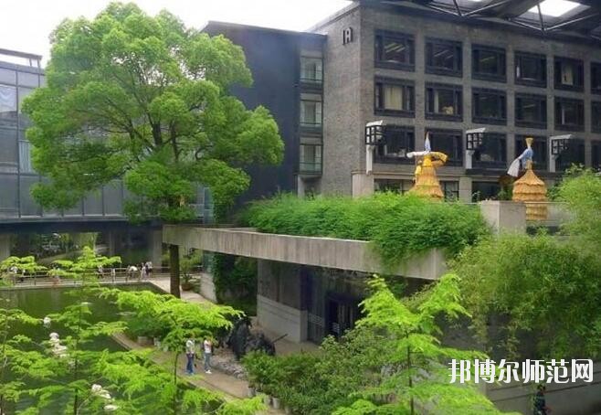 重慶新渝技工幼兒師范學(xué)校2018年報(bào)名條件、招生對(duì)象