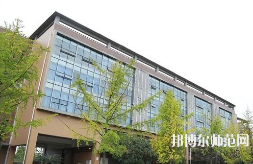 郫縣友愛職業(yè)技術(shù)幼兒師范學(xué)校2018年報(bào)名條件、招生對(duì)象