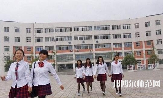 成都工程職業(yè)技術(shù)幼兒師范學(xué)校2018年報名條件、招生對象