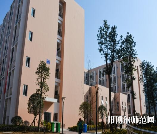 成都信息技術(shù)幼兒師范學(xué)校2018年報名條件、招生對象