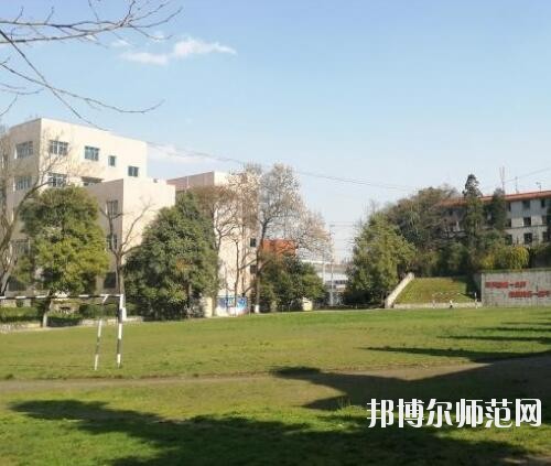 貴陽(yáng)經(jīng)濟(jì)貿(mào)易中等幼師專業(yè)學(xué)校2023年報(bào)名條件、招生要求、招生對(duì)象 width=
