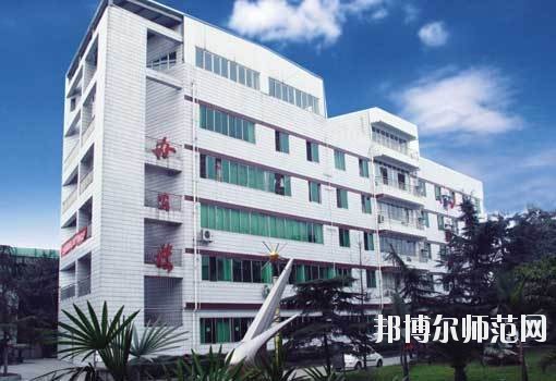 成都實(shí)驗(yàn)商貿(mào)幼兒師范管理學(xué)校2020年報(bào)名條件、招生要求、招生對(duì)象