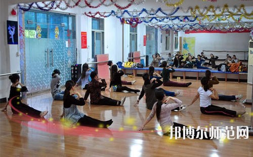 遵義2020年中專幼師學(xué)?？梢钥即髮? width=