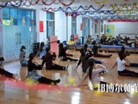 遵義2020年中專幼師學(xué)?？梢钥即髮? /><b>遵義2020年中專幼師學(xué)?？梢钥即髮?/b><span>2020-02-26 17:12</span><p>遵義2020年中專幼師學(xué)?？梢钥即髮?現(xiàn)在越來(lái)越多的學(xué)生看重升學(xué)了，以往大部分的學(xué)生在讀完中職之后就是出去就業(yè)了，而現(xiàn)在更</p></a></li>
            <li><a href=