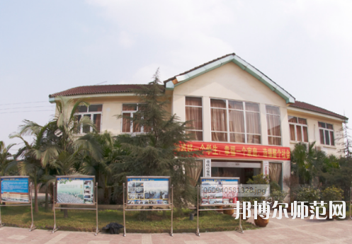 重慶聚英幼師技工學(xué)校怎么樣、好不好