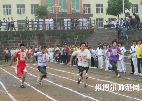 眉山2021年幼師學校中專升大?？际裁? width=