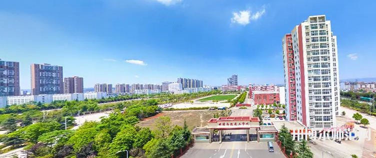 曲靖幼兒師范技工學(xué)校2023年學(xué)費、收費多少