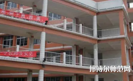 重慶旅游幼師學(xué)校2023年報名條件、招生要求、招生對象