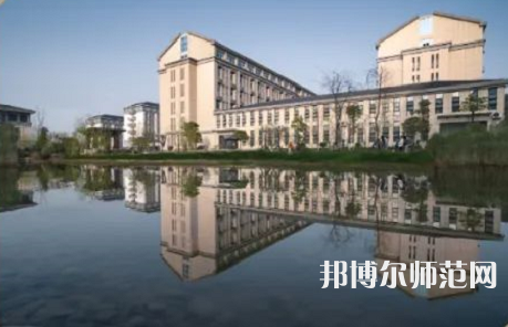 湖北恩施師范學(xué)院2023年報名條件、招生要求、招生對象