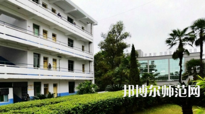 2023年自貢旅游幼師職業(yè)高級中學(xué)報(bào)名條件、招生對象